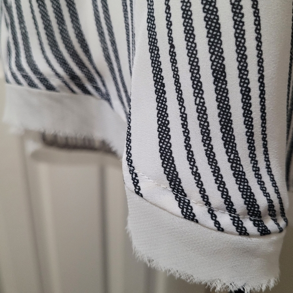 4/$25 Who What Wear tunic top ,trim neck boottom Size XXL - Picture 6 of 9